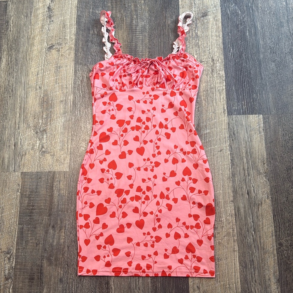 SHEIN NWOT Ruched Bust Frill Trim Heart Print Bodycon Dress Women’s Size Medium
